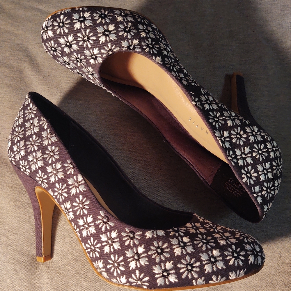 New kelly&katie dress shoes - size 9.5